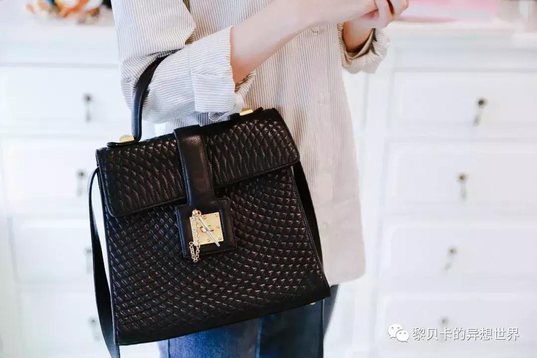 从上百只包里,她们精挑细选了这9只最爱的年度好包