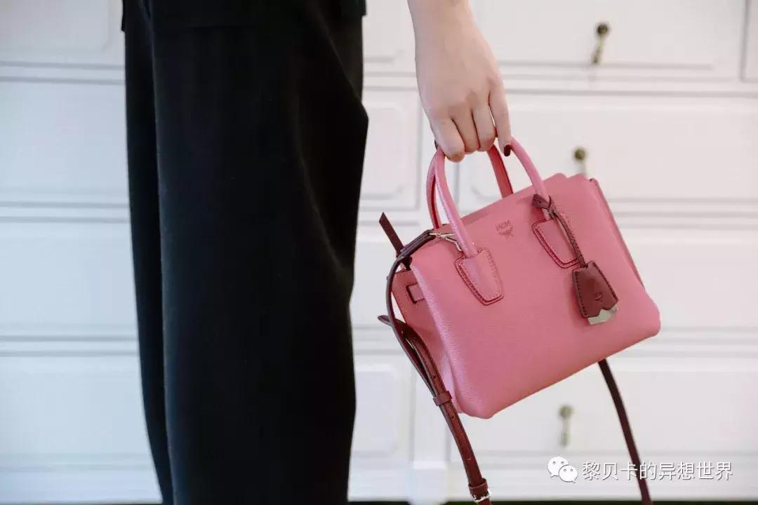 从上百只包里,她们精挑细选了这9只最爱的年度好包