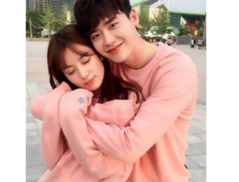 拜年见家长怎么穿衣服,过年去对象家拜年穿哪套