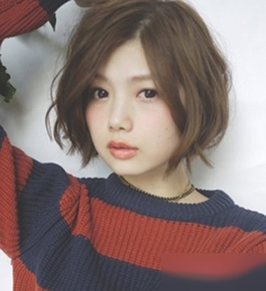 脸型大适合什么发型刘海,脸型大适合哪种发型显脸小