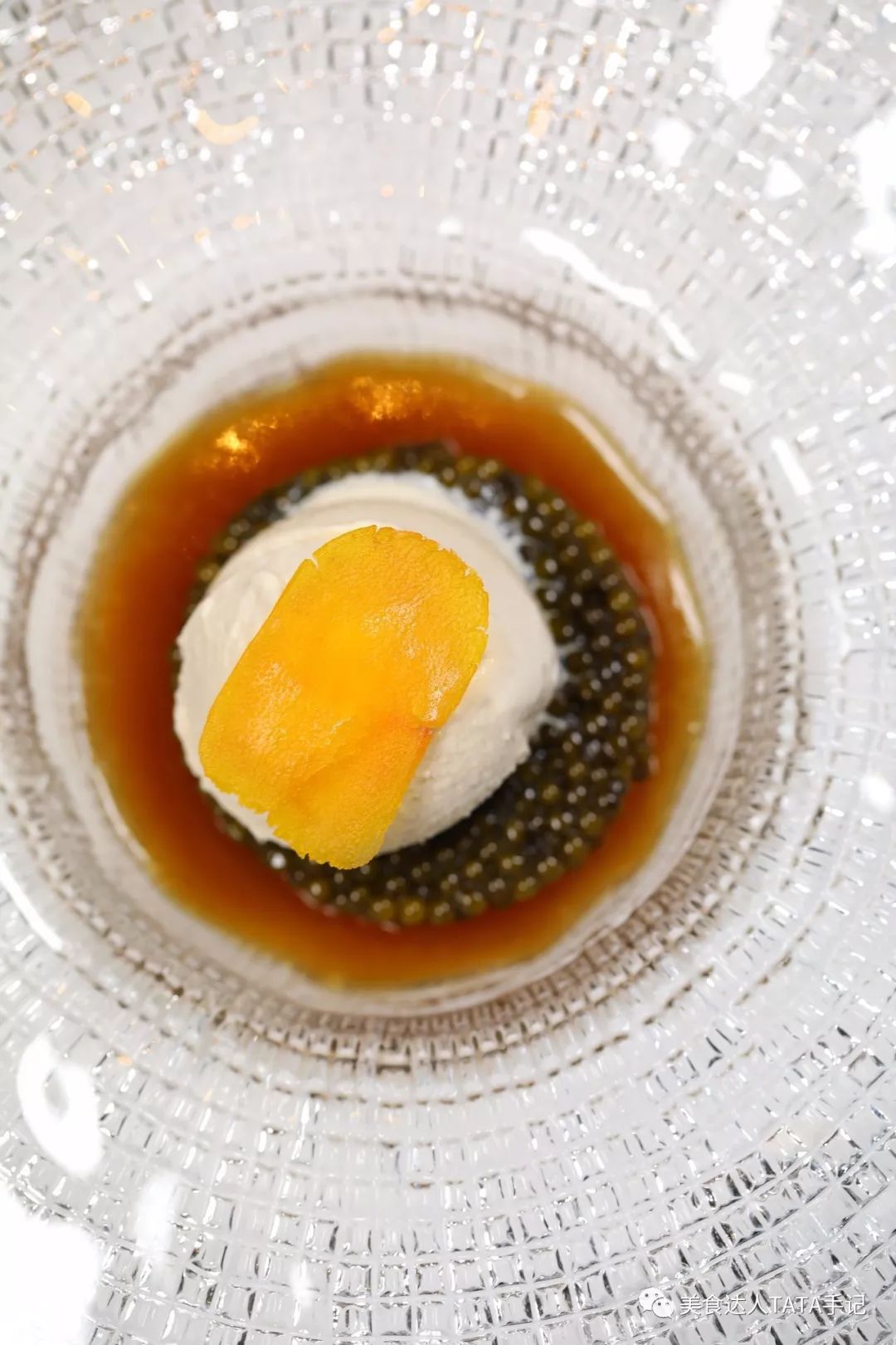 一不留神就掉进坑里,一不留神就会掉进一个大坑