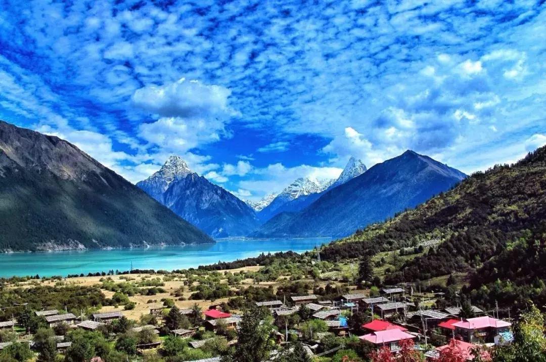 拉林高速最美段,公路的颜值