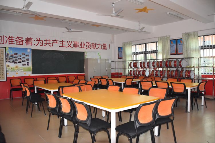 学生成长的沃土师生眷恋的乐园一一八桂绿城小学2017年工作汇报