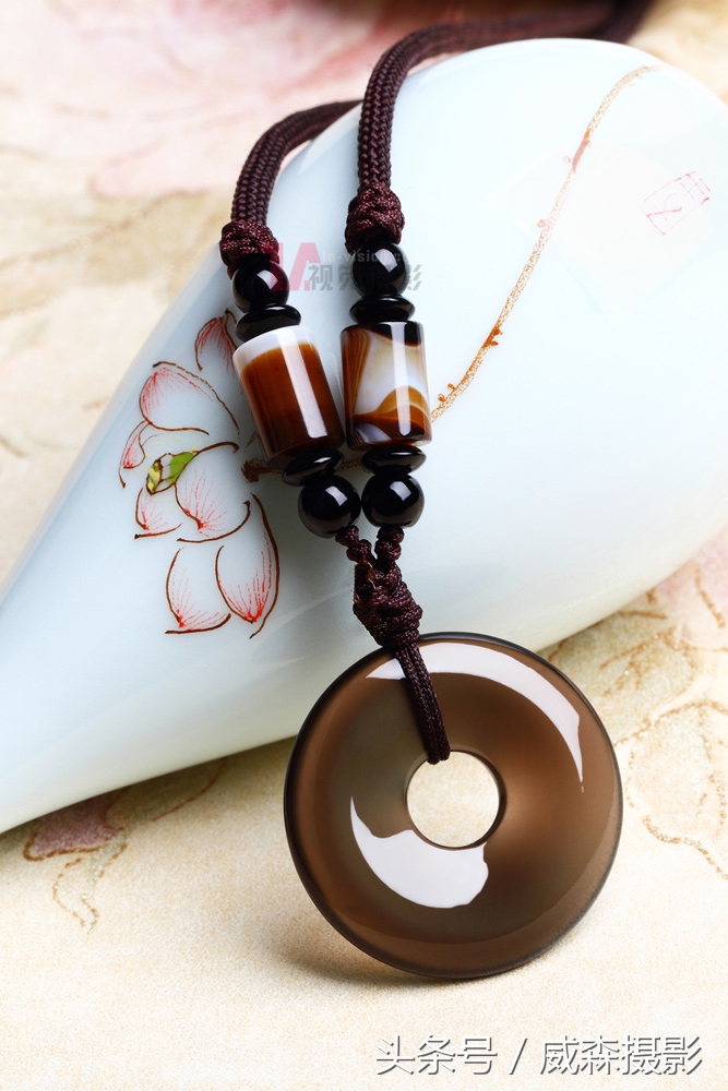 珠宝摄影之中的玉器拍摄技巧,如何给珠宝翡翠拍照