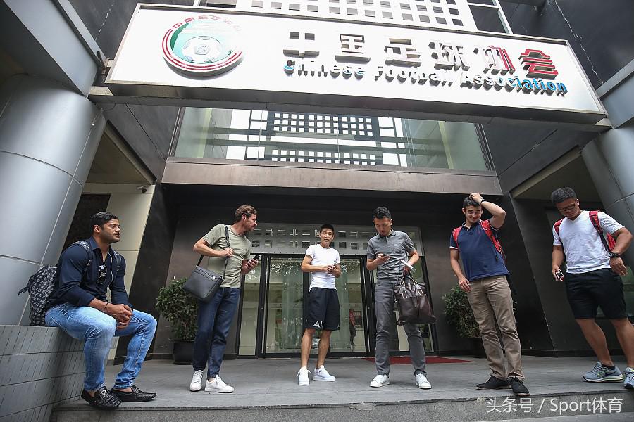 中国足球韧带撕裂,中国足球的反思和未来