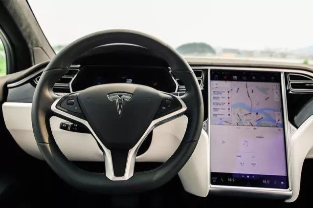 小孩可以骑的特斯拉车,特斯拉modelx100d六座使用感受