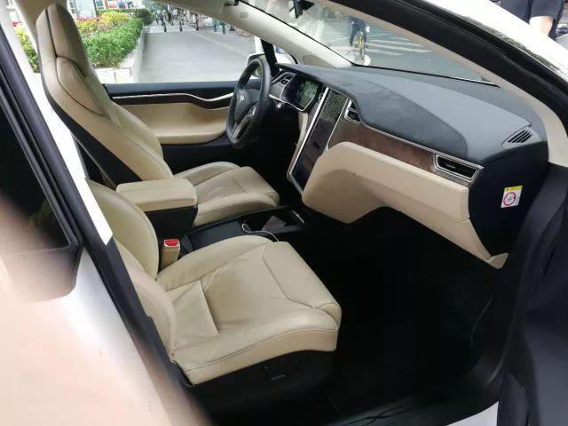 小孩可以骑的特斯拉车,特斯拉modelx100d六座使用感受