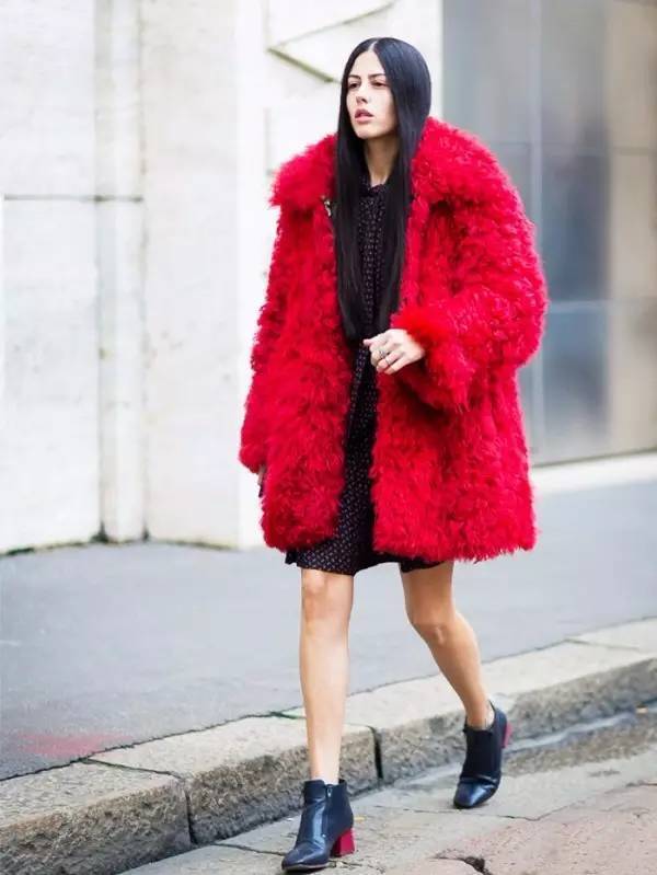 有哪些好看的小黑裙,小众又有设计感夏天必备小黑裙