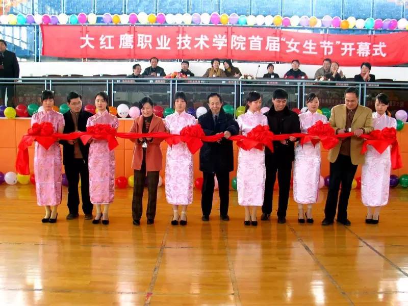 关于学校前世今生的第一段话,母校的前世今生