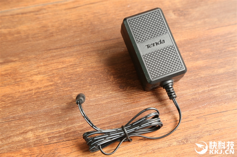 腾达路由器ac10评测,腾达1200光纤专用11ac双频路由器