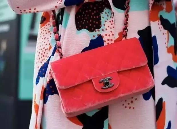 男人喜欢买买买的女人吗,为什么成功的男人喜欢小女孩