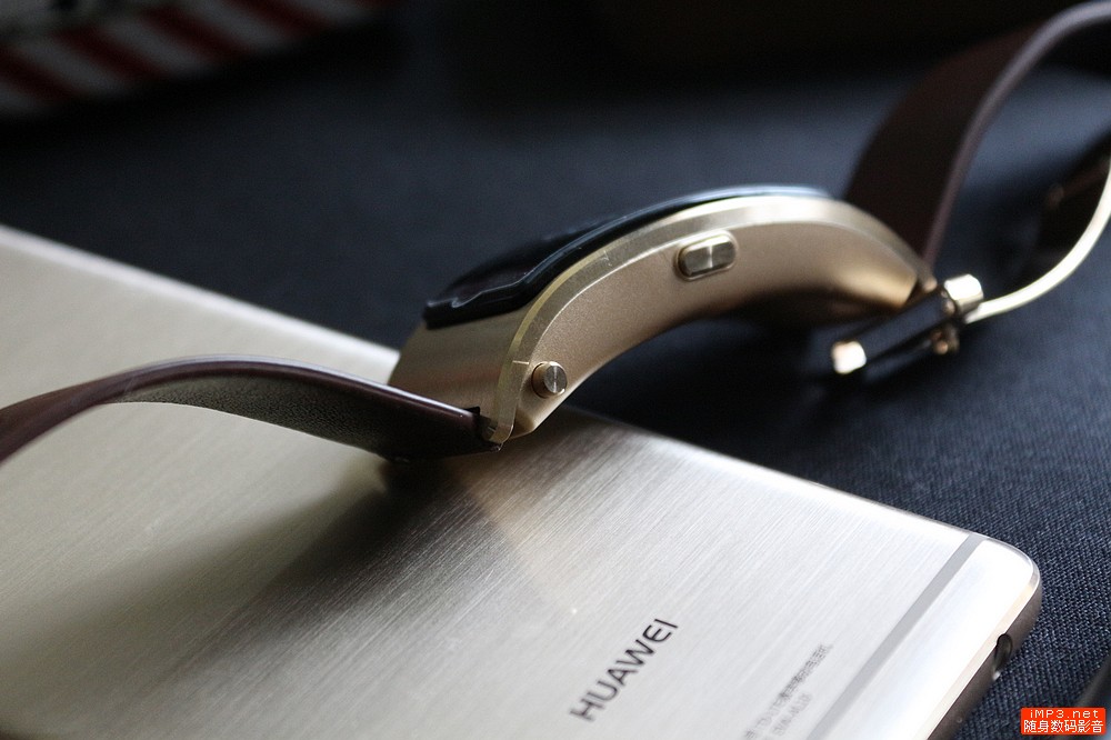 华为手环b3值得买吗,华为手环b3功能及价格