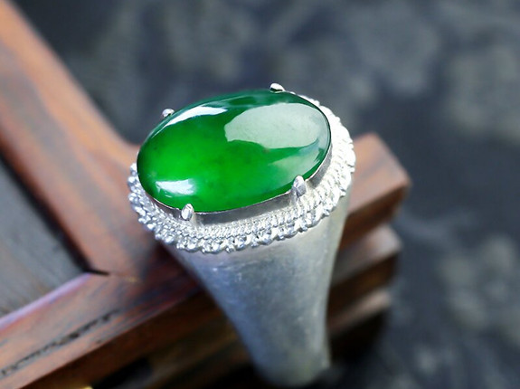 夏季选翡翠有妙招，看完真假，题材也不能落！