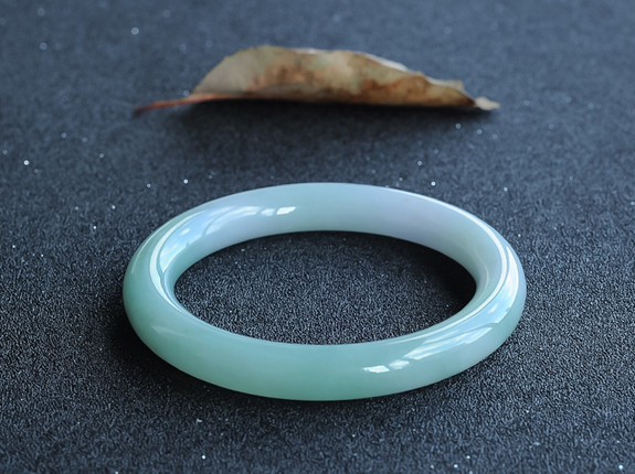 夏季选翡翠有妙招，看完真假，题材也不能落！