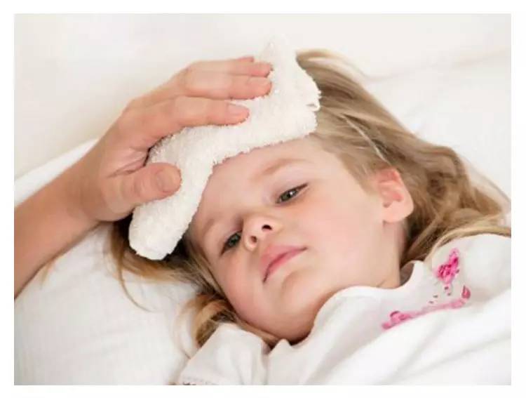 宝宝肚脐发红发臭怎么回事,宝宝肚脐发红有异味是怎么回事