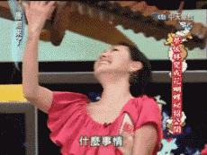 挑一款女王气Max的大红色的唇膏！