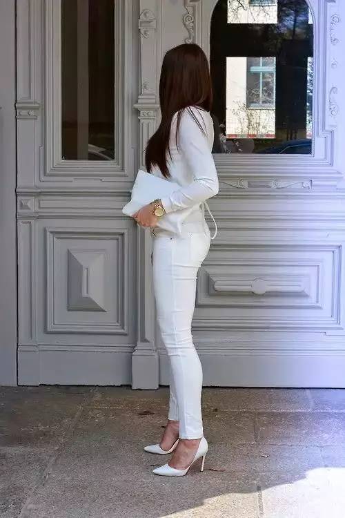 白色裤子显胖还是显瘦,白色裤子会显胖吗