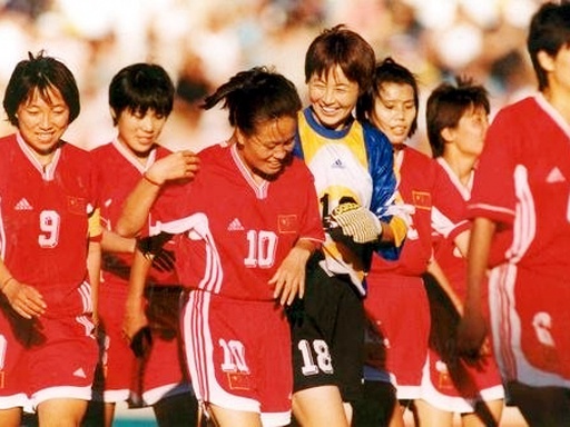 女足史上最强10号，曾讽足协有人该枪毙，为国征战37岁才生子