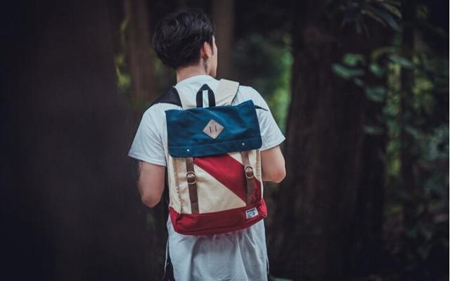 男生背包小技巧,男生提升气质小物件