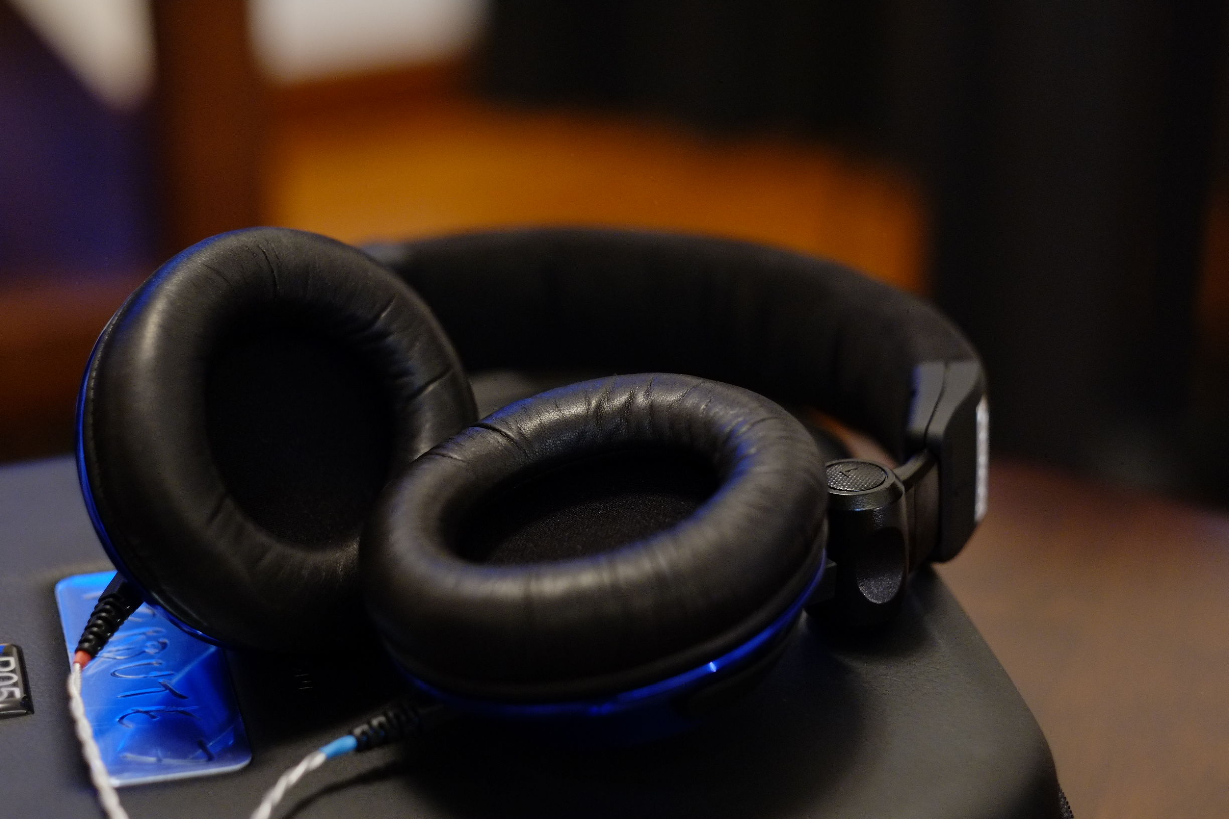 又来赚中国人的钱？德国人凭何把耳机卖到2万元