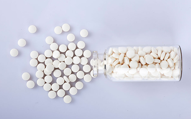 酒切忌与西药同服，赶快转发给身边的朋友吧！