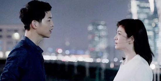 「昕薇FM」宋慧乔才是“行走的葡萄酒礼仪教科书”