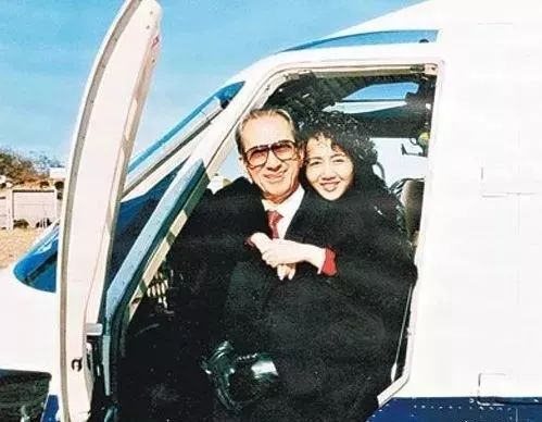 争宠*爱夺**抢家产，一门四房十七子的赌王一家堪比后宫甄嬛传！