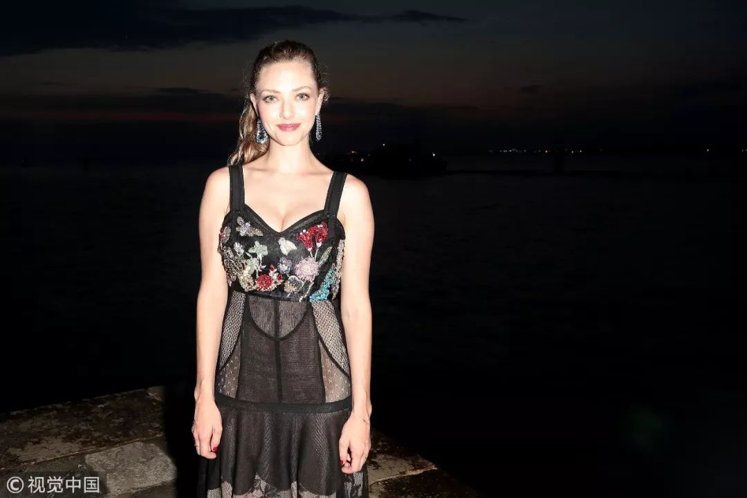 岁末趴体有点多，我该穿什么碾压全场？