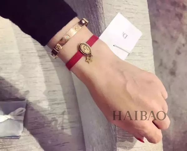 毕竟爱狗|哈哈哈哈哈哈……听说你们要买狗年单品?我就真的不拦了!