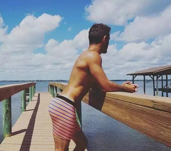 男生屁股翘是种什么体验,男生屁股太翘如何快速矫正