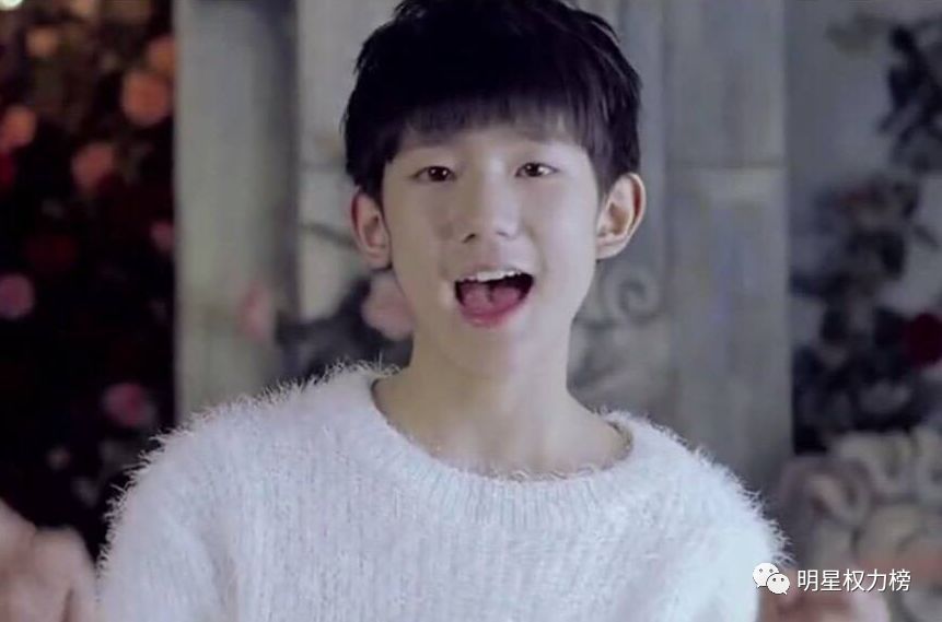 看了王俊凯王源千玺最近露额头的照片，撩妹能力max，女友粉暴涨