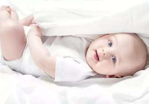 株洲1岁宝宝手臂上长了个“草莓”，急坏家长！