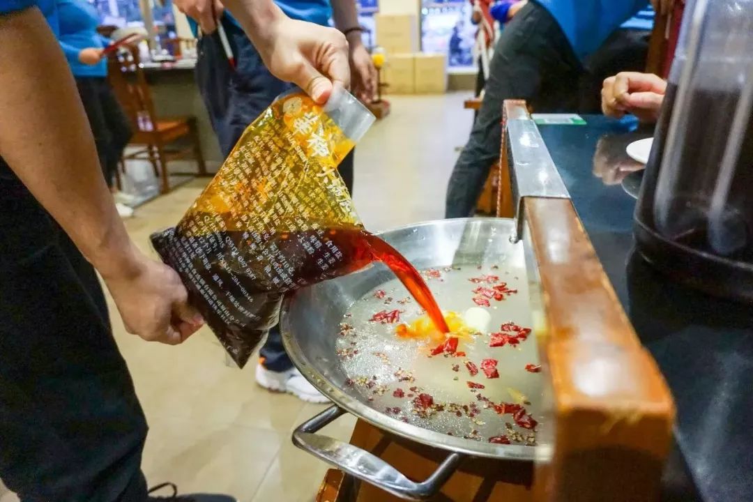 重庆火锅前十强十大必点菜,冬天重庆南山火锅推荐