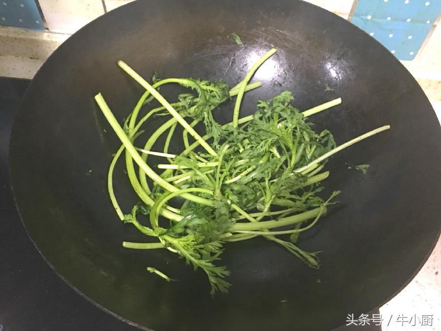 大厨教你如何把铁锅变成不粘锅,只需一招铁锅秒变不粘锅