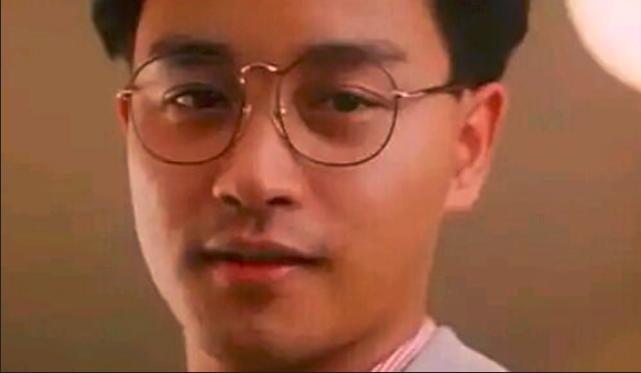 一夜之间,时髦的男生都佩戴了细边金属框眼镜,合适吗?