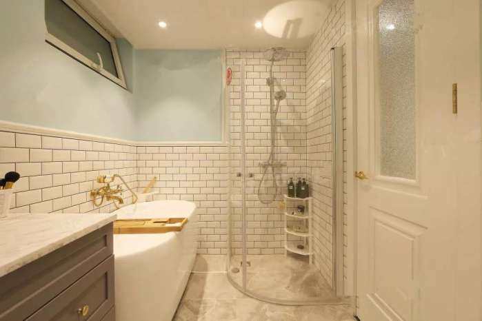 卫生间地面瓷砖贴错颜色怎么补救,卫生间阳角瓷砖空鼓开裂怎样补救