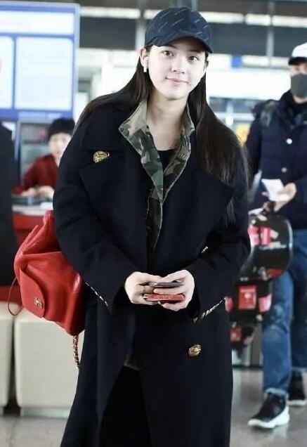 欧阳娜娜与关晓彤同台,欧阳娜娜与关晓彤