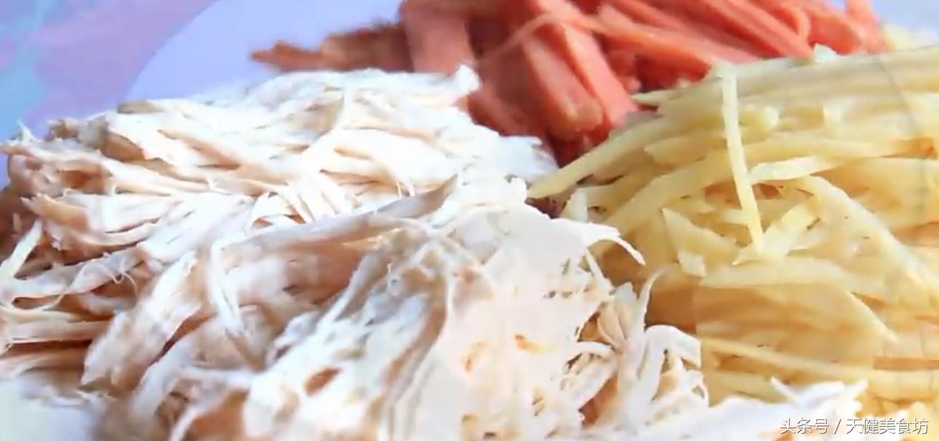 上汤冬笋鸡丝,冬笋鸡胸正宗做法