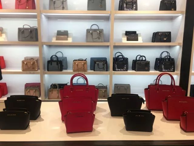 时代广场奥特莱斯打折店,katespade是什么档次