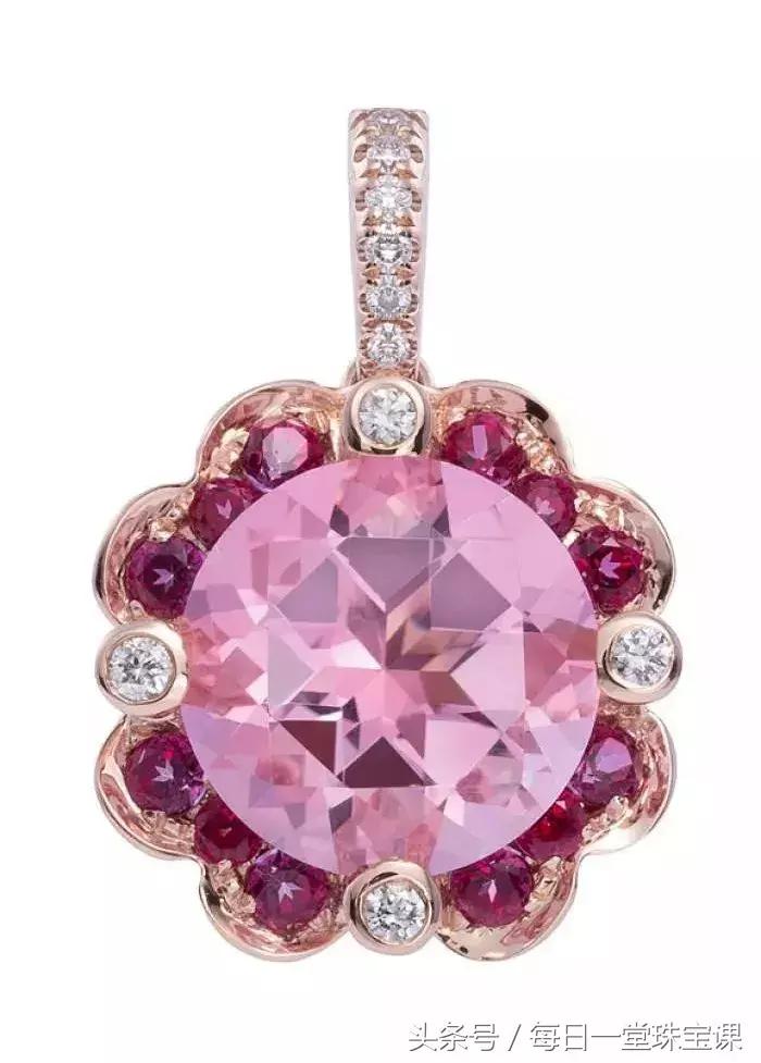 女人过了30这三种首饰不要戴,女人过了30岁必须投资的4样东西