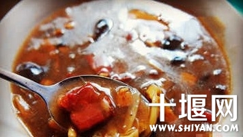 郧县三合汤有多少年的历史,郧县小石桥的三合汤有早餐吗