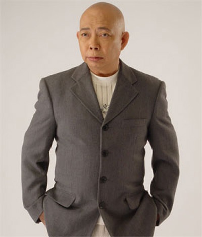 《少林足球》“大师兄”因病爆肥23公斤70岁大陆拍戏谋生存