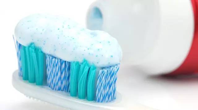 三款儿童牙膏酸性超标,含氟牙膏儿童德国