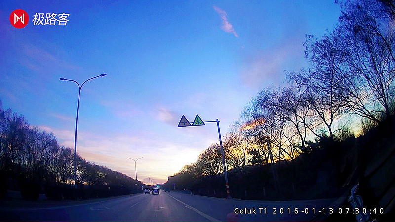 安全,畅玩兼得?极路客T1智能行车记录仪完美体验