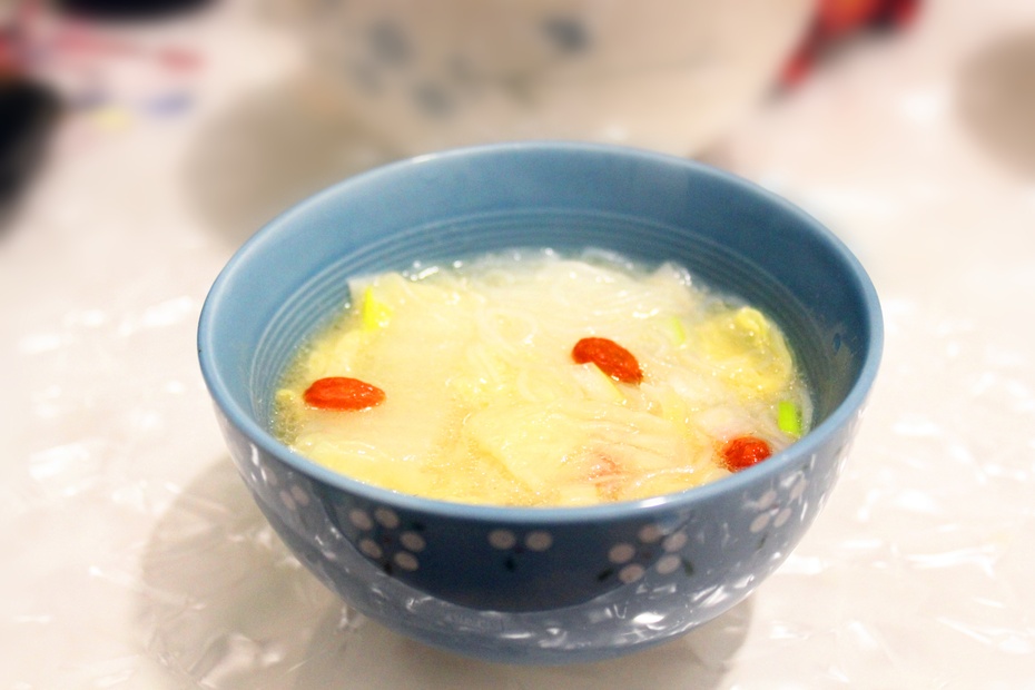 怎么烧三文鱼头汤不腥,天麻三文鱼头汤的制作方法