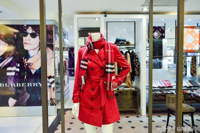 世界顶级奢侈品服装排行,世界十大奢侈品服饰