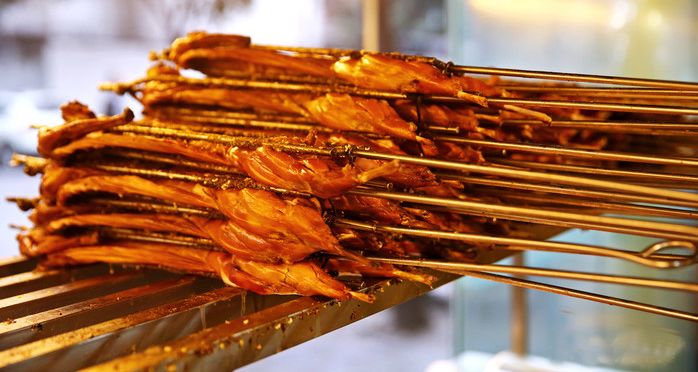 原来好多热门苍蝇馆子的干货，都可以抽真空、当特产带走！