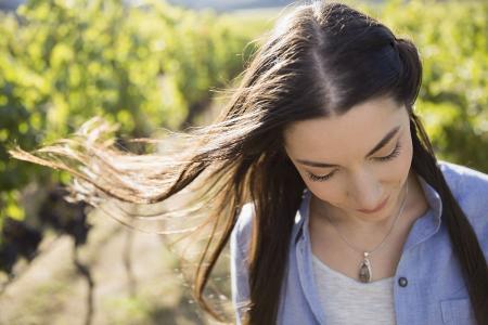 风太大头发一吹就乱怎么办,风好大头发都吹乱了怎么回复