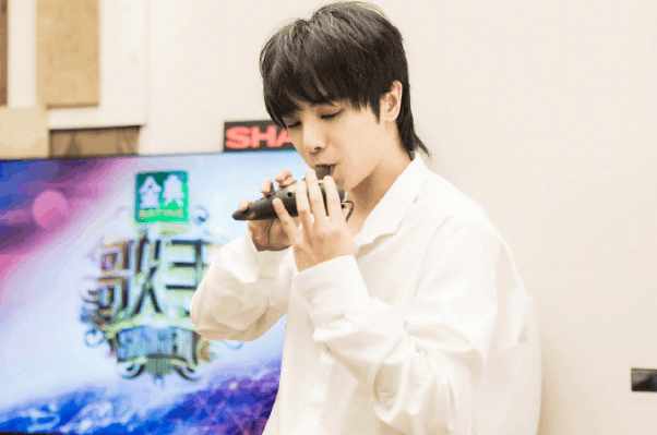 歌手华晨宇吟唱孩子,歌手华晨宇唱孩子是哪一期