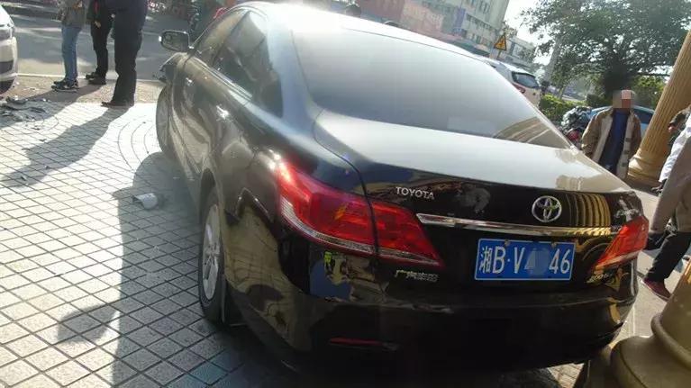 私家车被撞判赔租车费,租豪车出车祸保险不赔案件